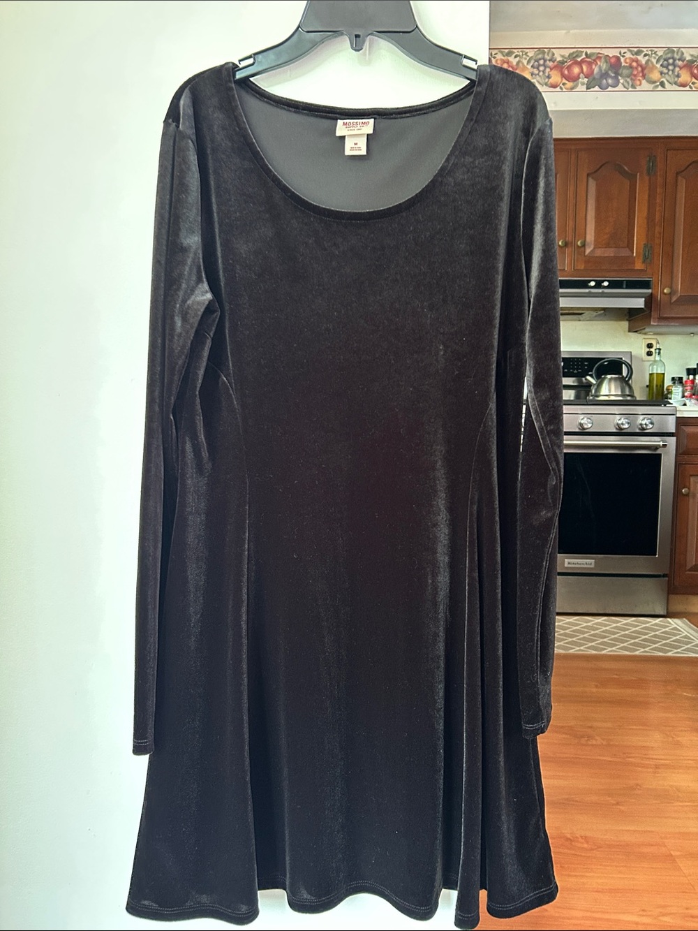 Mossimo Supply Co. || Long-Sleeve Velvet A-Line Dress - Black